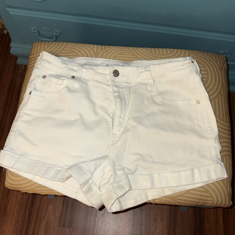 White Celebrity Pink Jean Shorts - Picture 2 of 6